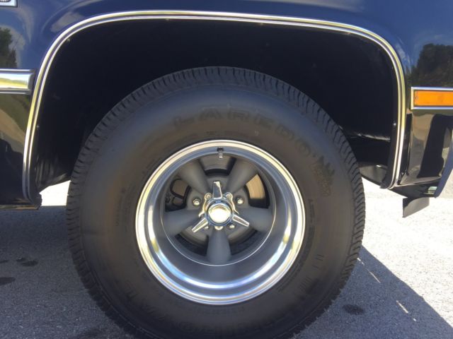 1986 Black Chevrolet C-10 Standard Cab Pickup