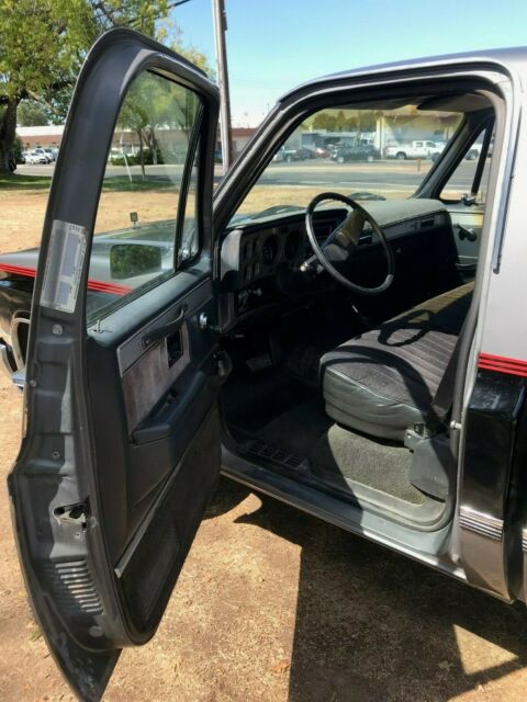 1986 Silver Chevrolet C/K Pickup 1500 Standard Cab Pickup