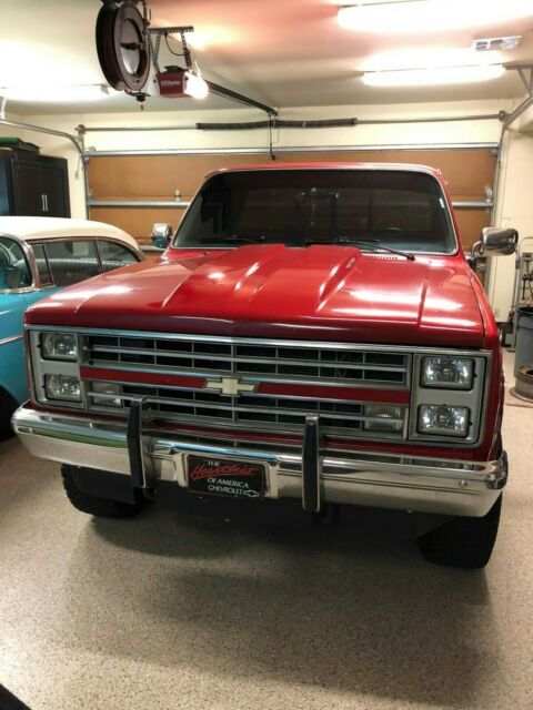 1986 Red Chevrolet C/K Pickup 1500 Standard Cab Pickup