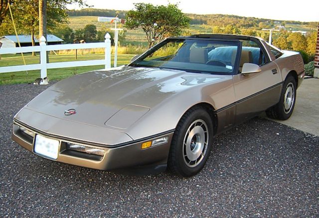 1986 Gold Chevrolet Corvette Fast Back
