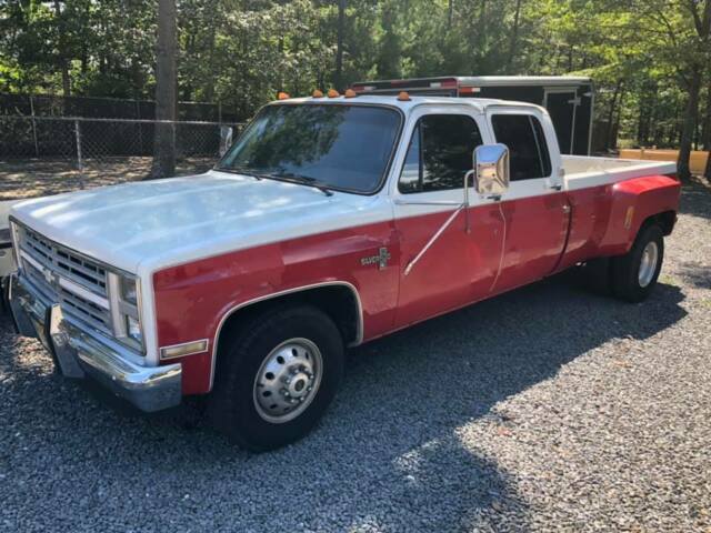 1986 Red Chevrolet Silverado 3500 dually