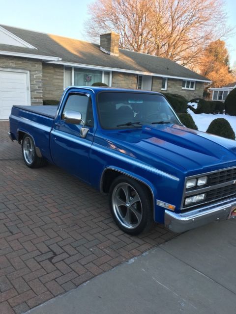 1986 blue Chevrolet C-10 pickup
