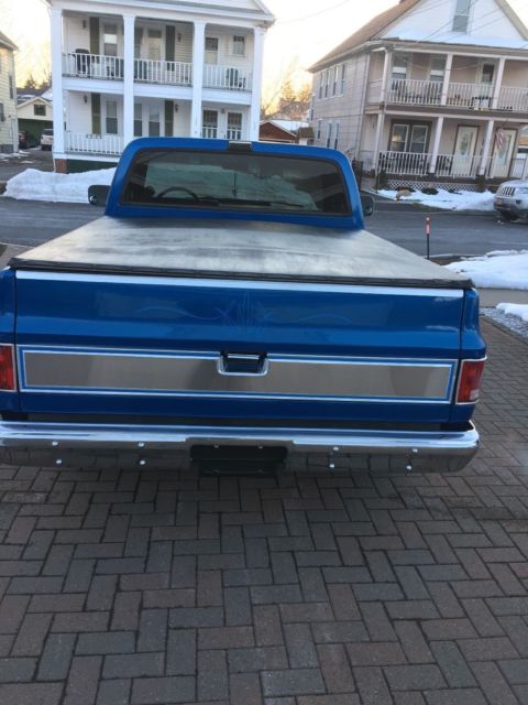 1986 blue Chevrolet C-10 pickup
