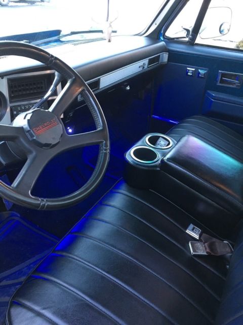 1986 blue Chevrolet C-10 pickup