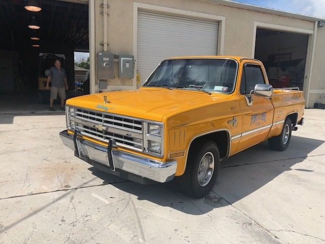 1986 Yellow Chevrolet C-10