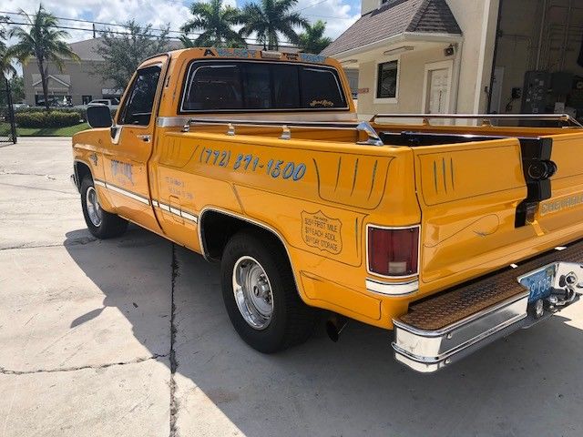 1986 Yellow Chevrolet C-10