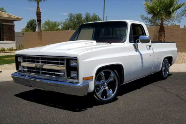 1986 White Chevrolet C-10