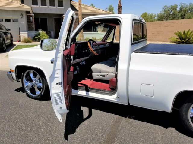 1986 White Chevrolet C-10