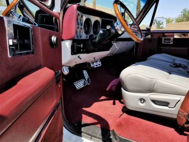 1986 White Chevrolet C-10