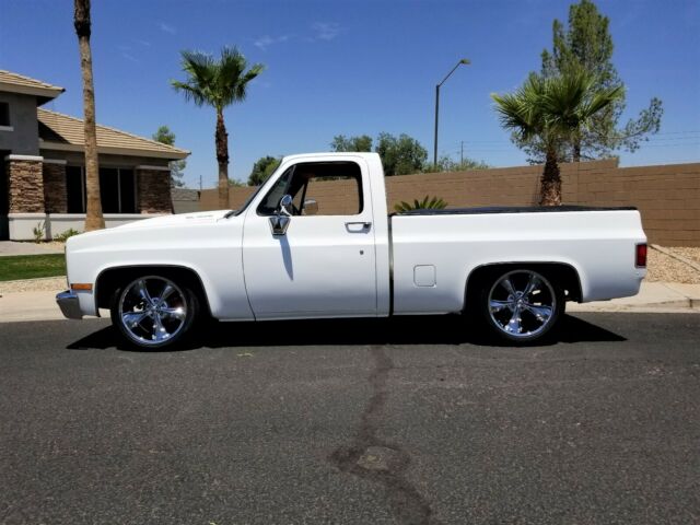 1986 White Chevrolet C-10