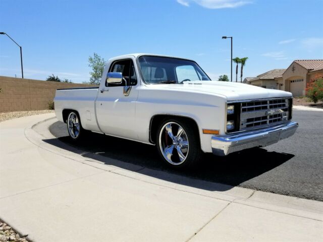1986 White Chevrolet C-10