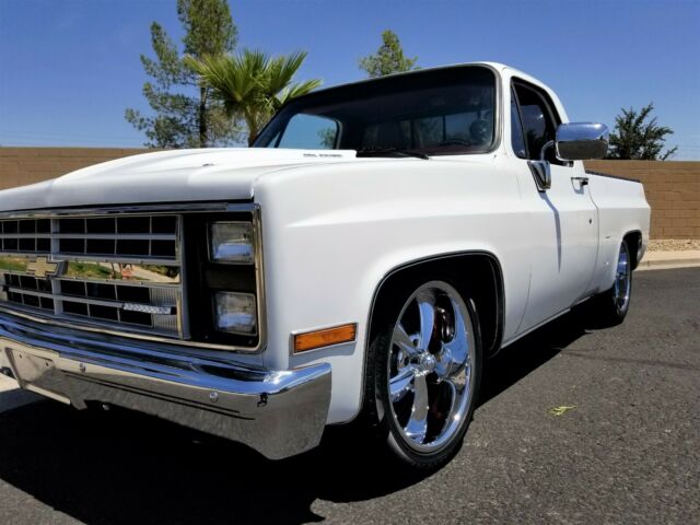 1986 White Chevrolet C-10