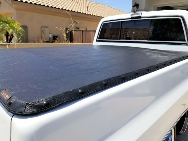 1986 White Chevrolet C-10