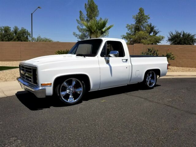 1986 White Chevrolet C-10