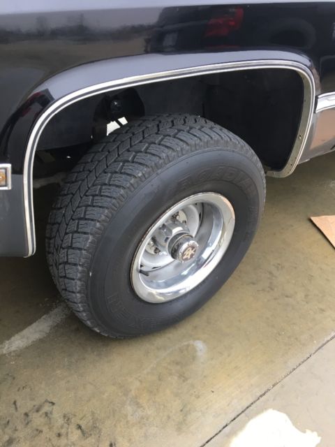 1986 Black/ Silver Chevrolet C/K Pickup 1500 Standard Cab Pickup