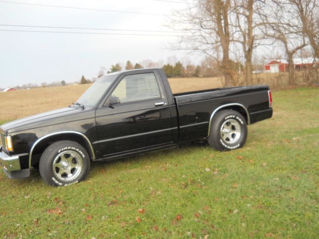 1986 Black Chevrolet S-10 Standard Cab Pickup