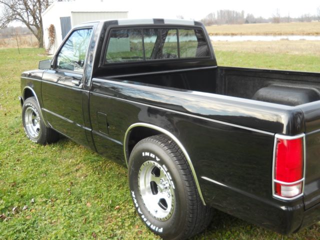1986 Black Chevrolet S-10 Standard Cab Pickup