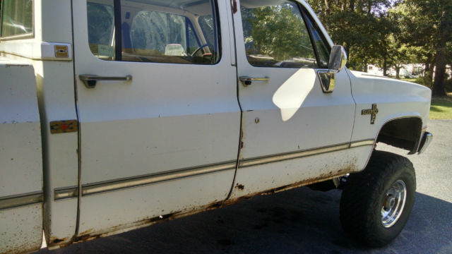 1986 White Chevrolet C/K Pickup 3500 Crew Cab Pickup