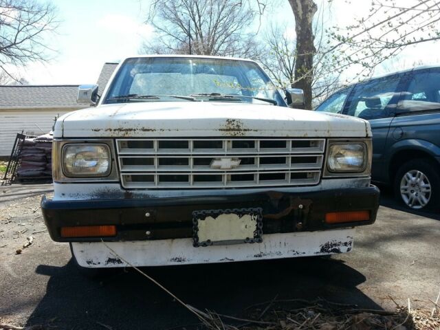 1986 White Chevrolet S-10