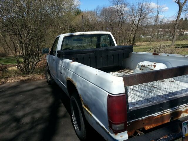 1986 White Chevrolet S-10