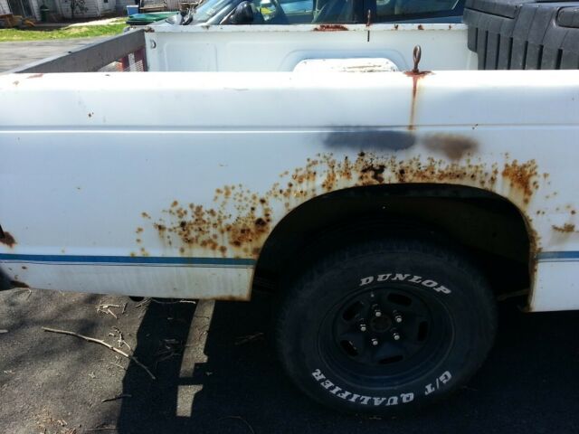 1986 White Chevrolet S-10