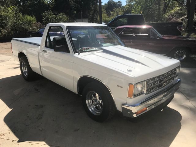 1986 White Chevrolet S-10