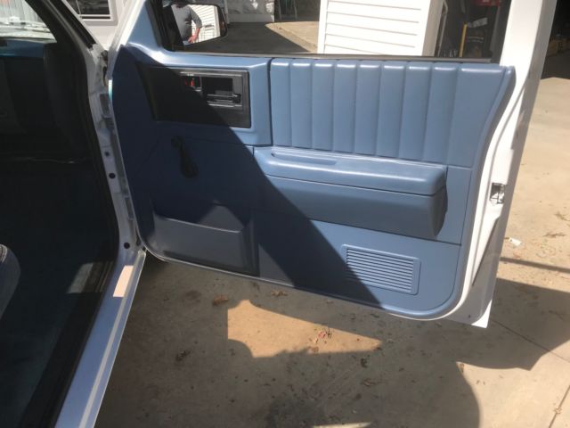 1986 White Chevrolet S-10