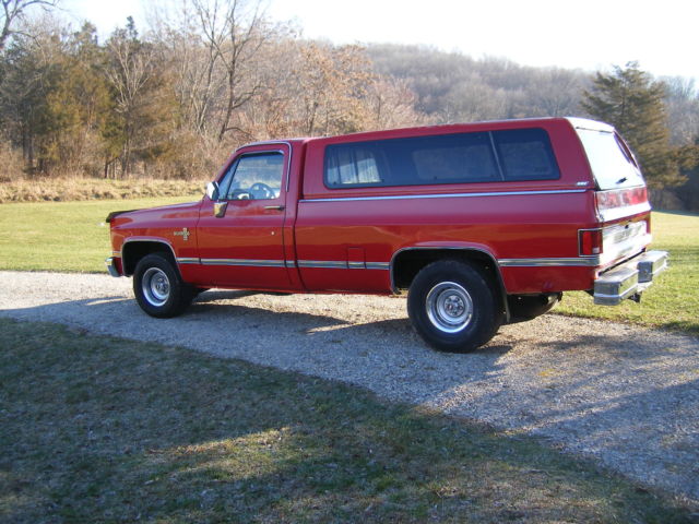 1986 Red Chevrolet Silverado 1500 Standard Cab Pickup