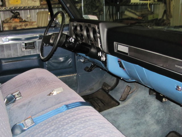 1986 blue & white Chevrolet Other Standard Cab Pickup
