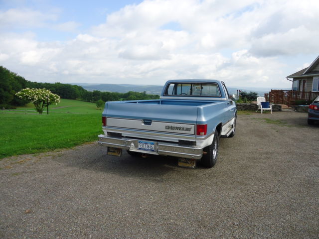 1986 blue & white Chevrolet Other Standard Cab Pickup