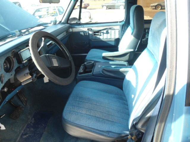 1986 Grey/Black Chevrolet Suburban