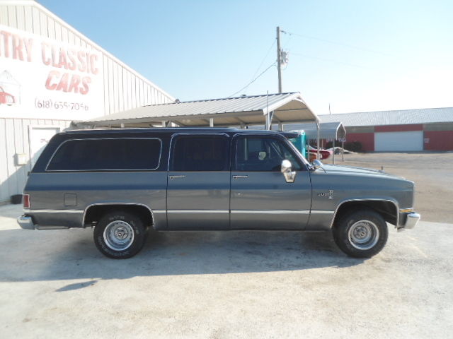1986 Grey/Black Chevrolet Suburban