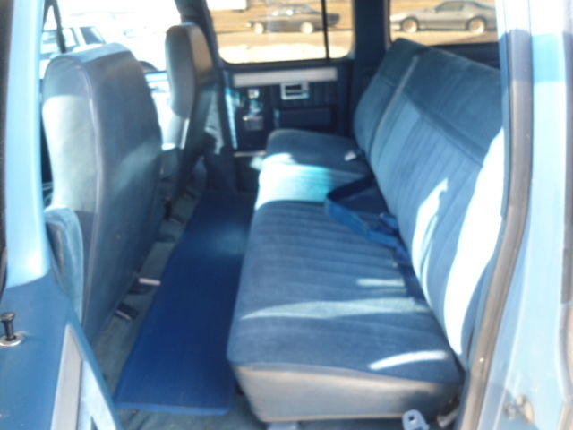 1986 Grey/Black Chevrolet Suburban