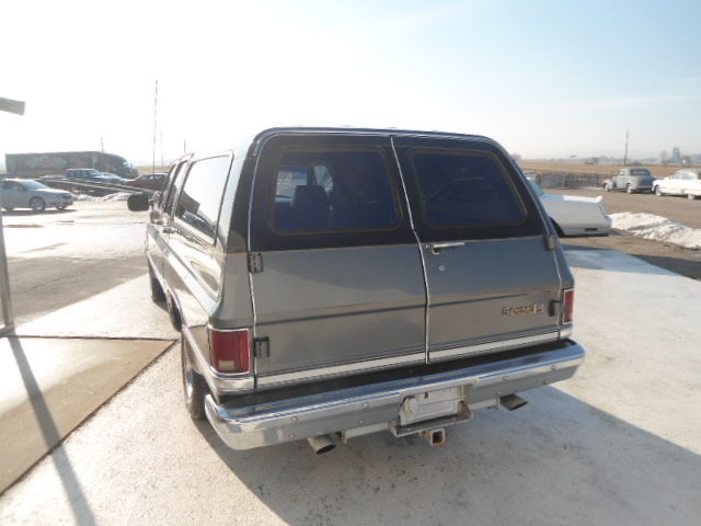 1986 Grey/Black Chevrolet Suburban