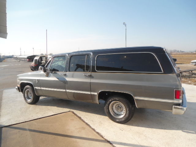 1986 Grey/Black Chevrolet Suburban