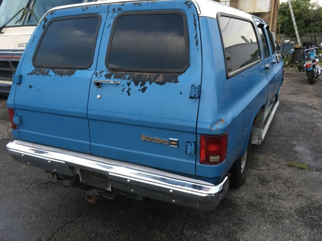 1986 Blue Chevrolet Suburban