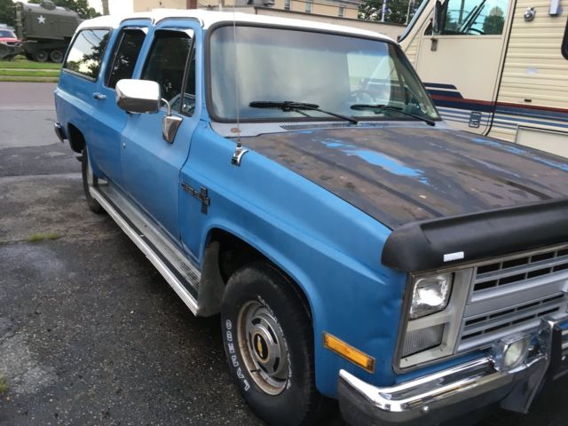1986 Blue Chevrolet Suburban