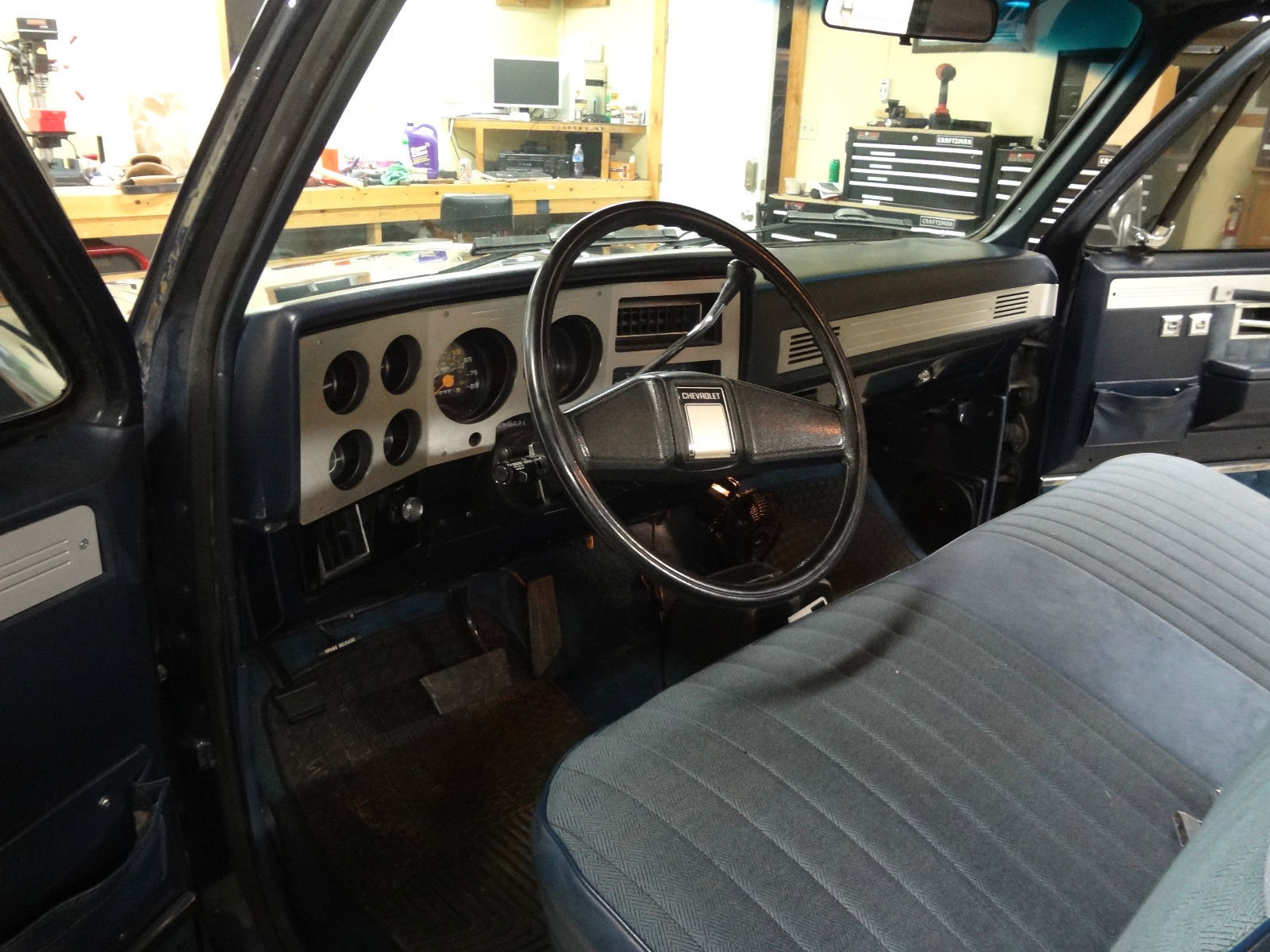 1986 Blue Chevrolet C-10 Standard Cab Pickup