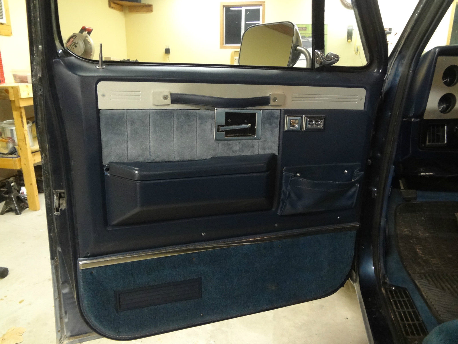 1986 Blue Chevrolet C-10 Standard Cab Pickup