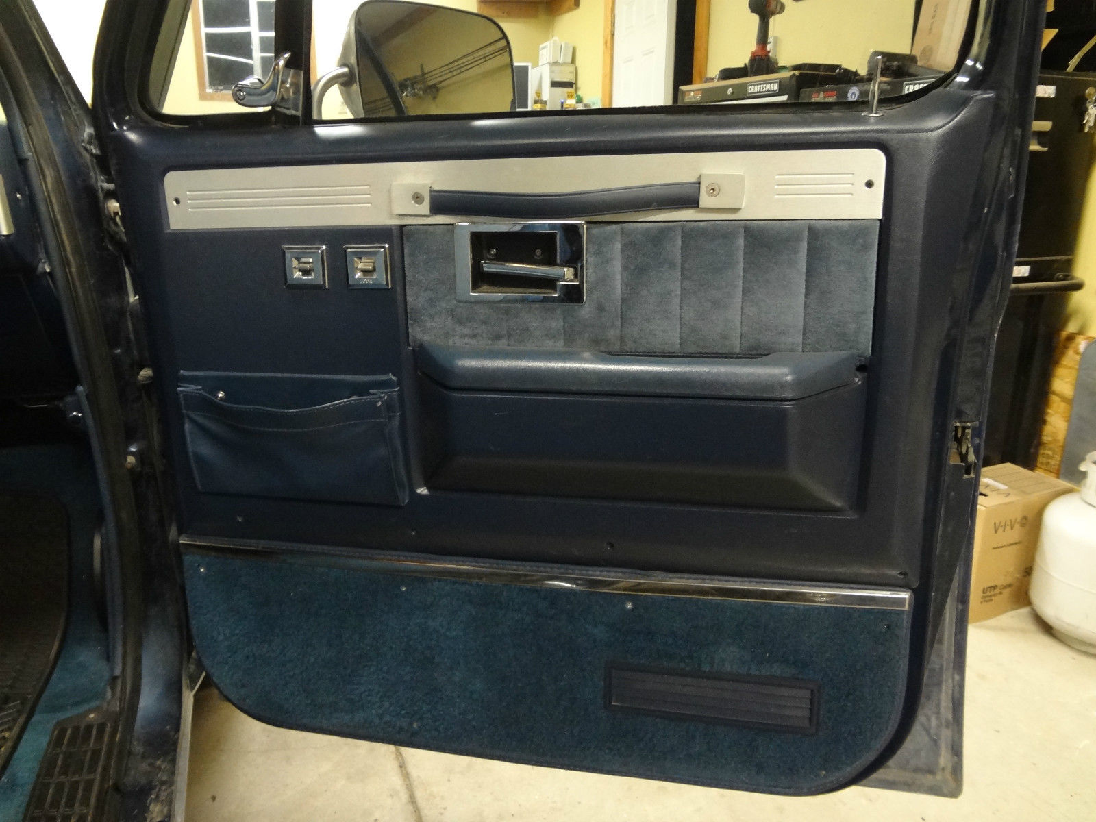 1986 Blue Chevrolet C-10 Standard Cab Pickup