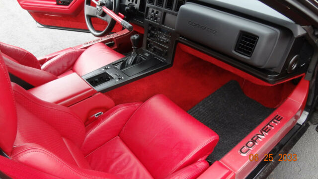 1986 Black Chevrolet Corvette 2dr