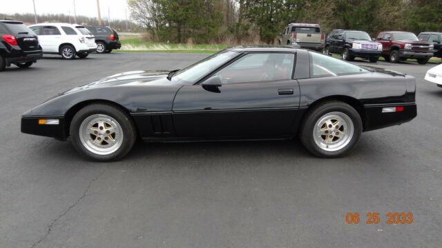 1986 Black Chevrolet Corvette 2dr