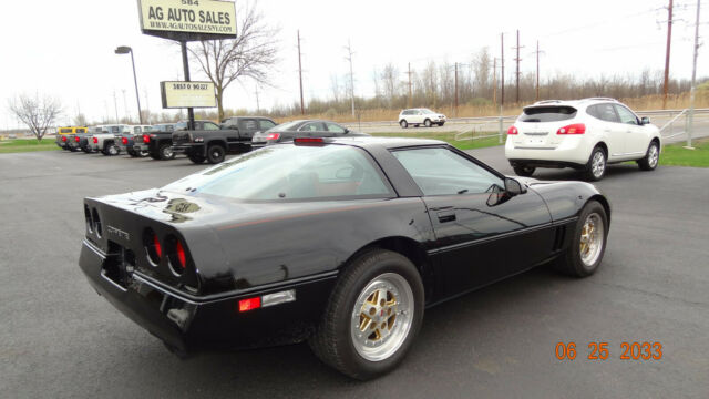 1986 Black Chevrolet Corvette 2dr