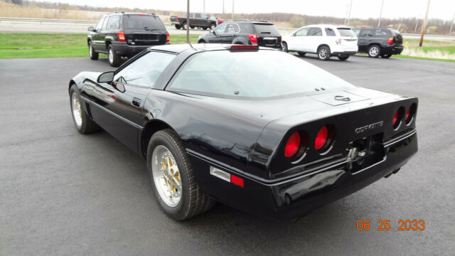 1986 Black Chevrolet Corvette 2dr