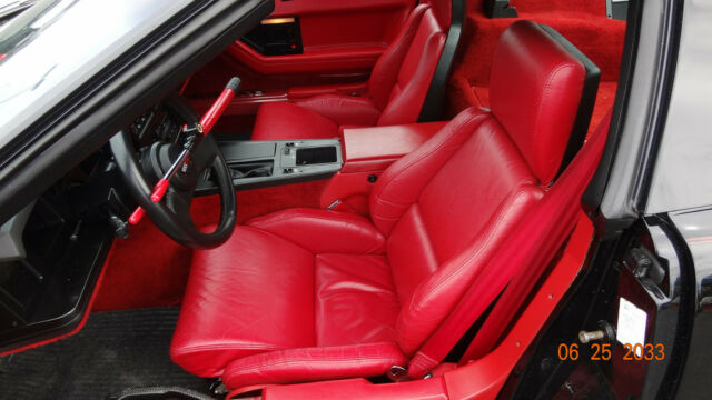 1986 Black Chevrolet Corvette 2dr