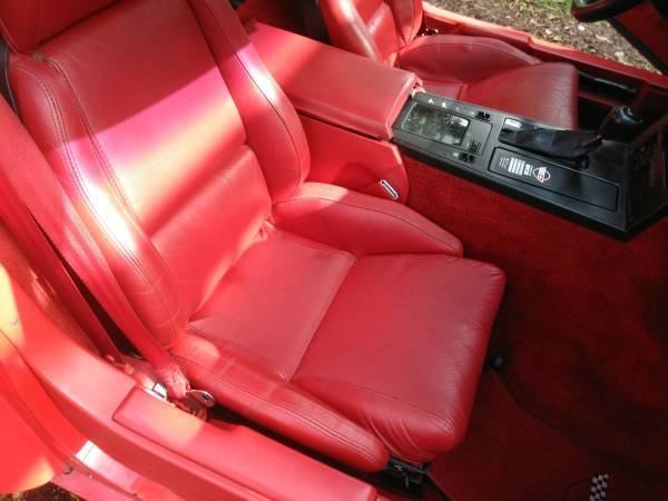 1986 Red Chevrolet Corvette Coupe