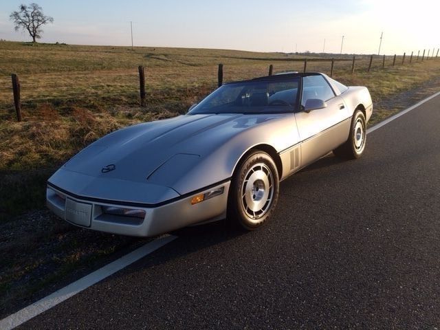 1986 Gold Chevrolet Corvette Coupe
