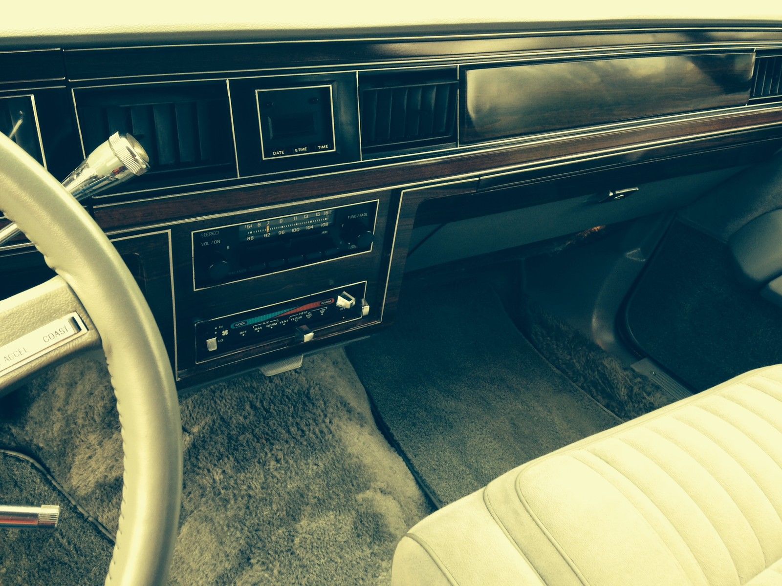 1986 Gray Ford Crown Victoria Sedan