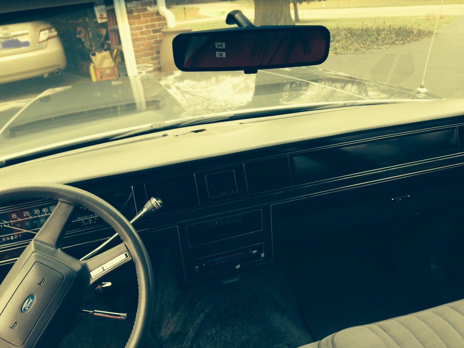 1986 Gray Ford Crown Victoria Sedan