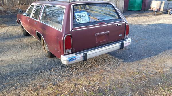 1986 Red Ford Crown Victoria Wagon